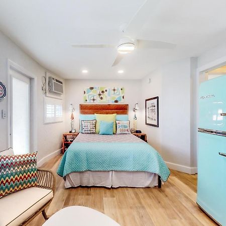 Sea Rocket 8 Otel St. Pete Beach Dış mekan fotoğraf